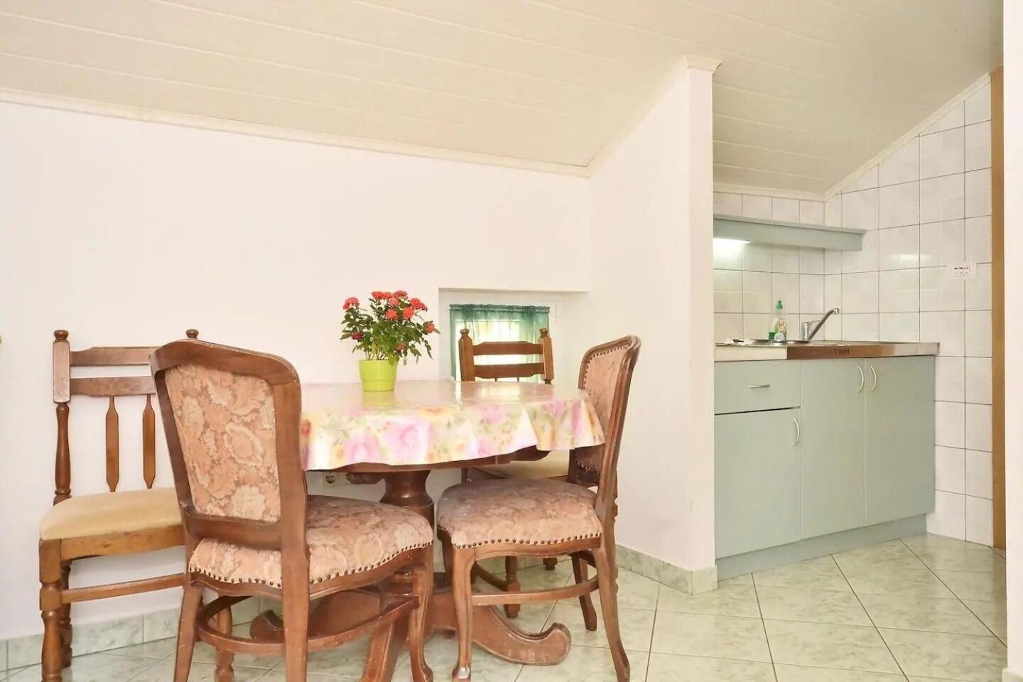 Apartment Toma 오미스 외부 사진