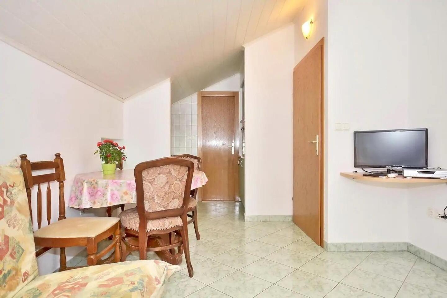 Apartment Toma 오미스 외부 사진